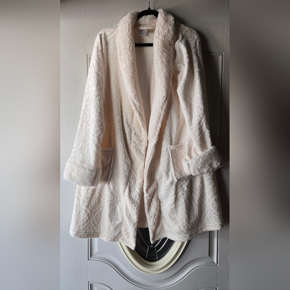 Martha Stewart Collection Plush Cream Women's Robe ~ One Size Fits Most S-L